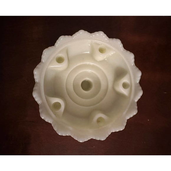 Vintage Fenton custard uranium glass candle stick holder - Picture 7 of 10